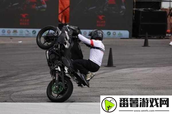 极限星球特技手震撼来袭!硬核摩托挑战你的驾驶极限