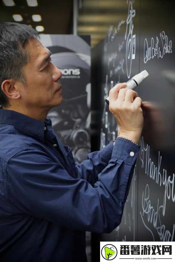 梦幻联动!梁朝伟与导演伊尔蒂科共聚小岛秀夫工作室