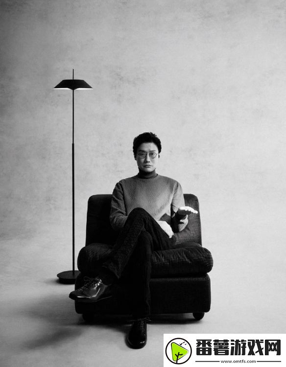 鱿鱼游戏主演登杂志封面